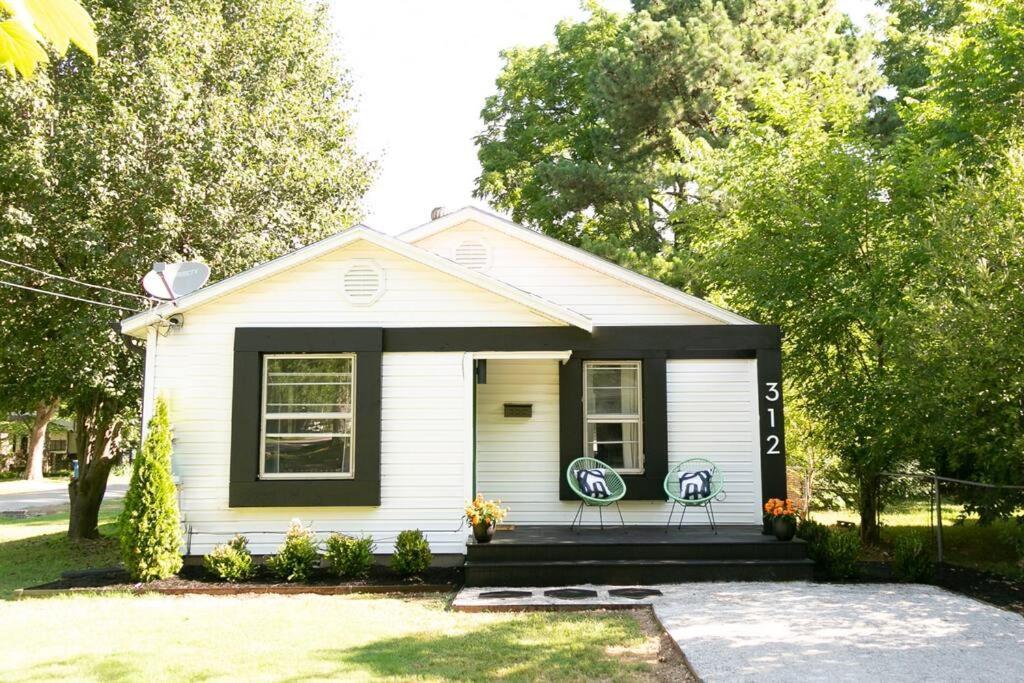The Willa On 7Th, Located In Downtown Bentonville! Bagian luar foto