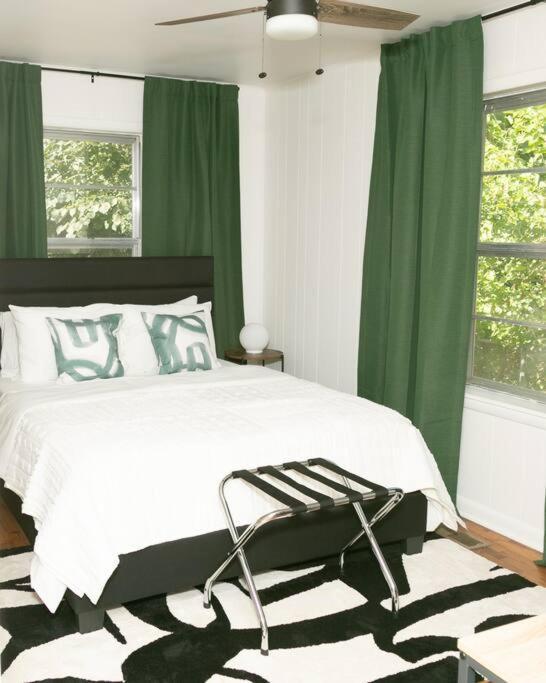 The Willa On 7Th, Located In Downtown Bentonville! Bagian luar foto