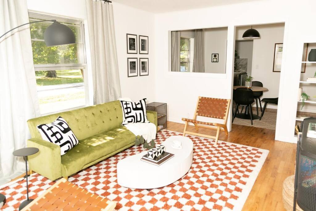 The Willa On 7Th, Located In Downtown Bentonville! Bagian luar foto