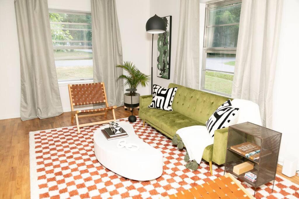 The Willa On 7Th, Located In Downtown Bentonville! Bagian luar foto